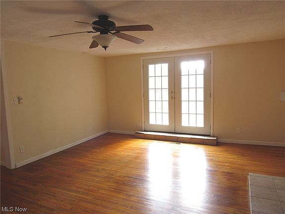3rd image of 1155 East Blvd