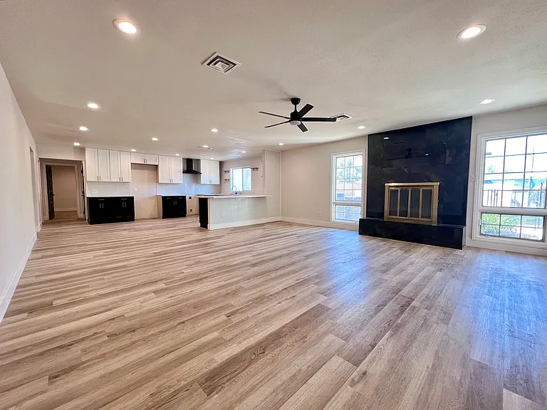 3145 Duneville St — Photo 1