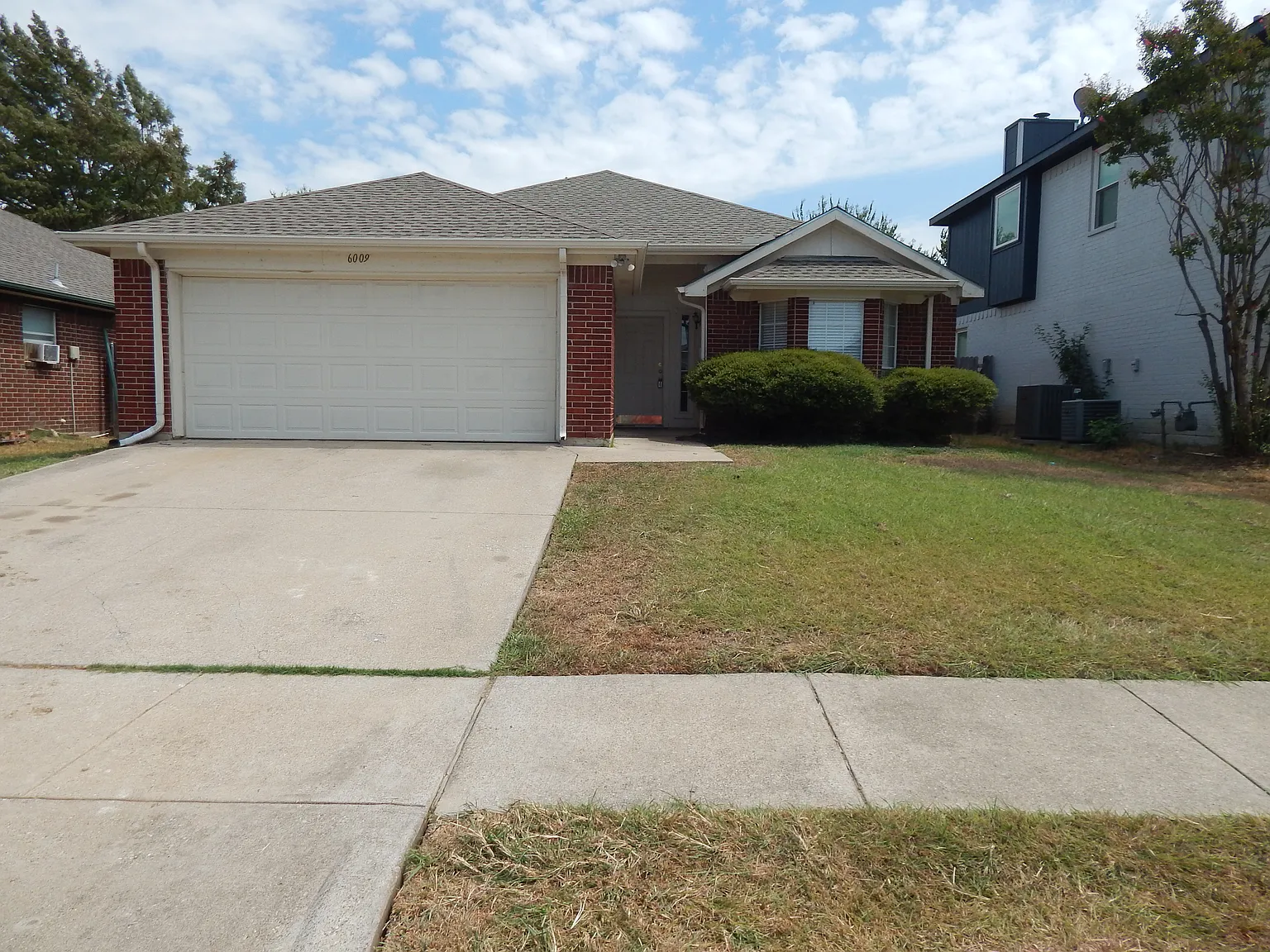 3 bed, 1436 sqft, $2,100 — Photo 2