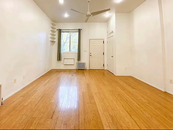 3rd image of 400 Franklin Ave #3