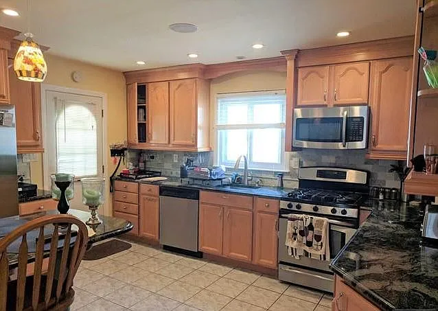 449 Alder St #1 — Photo 3