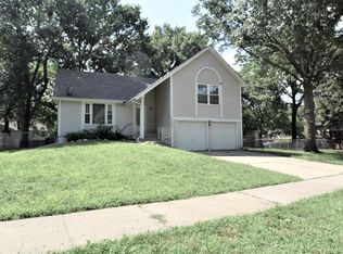14906 S Wyandotte Dr, Olathe, KS 66062