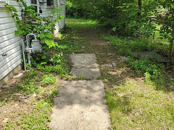 4th image of 22214 Puritan St #A