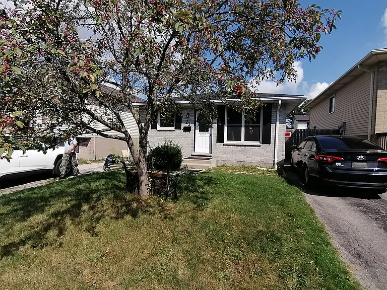 23 Speight Cres — Photo 11