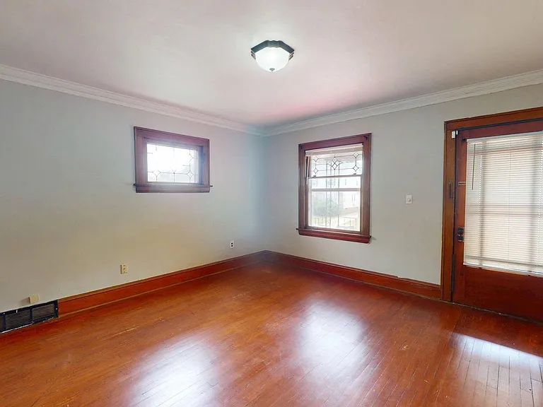 9715 Plymouth Ave — Photo 25