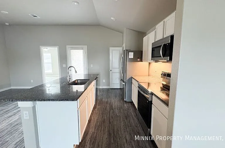 3219 Abbeville Ave — Photo 7