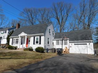 198 Vincent Rd, Dedham, MA 02026