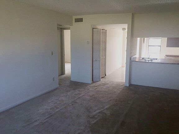 5th image of 5140 Palm Hill Dr APT 244