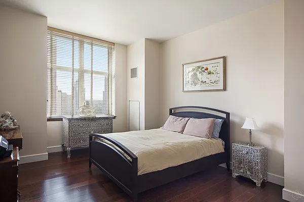 Rented by Halstead Real Estate | media 9