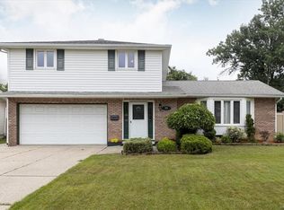 35 Willow Ln, Buffalo, NY 14228