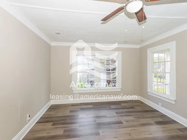 757853_002_wm_-_living_room_13153084.jpg