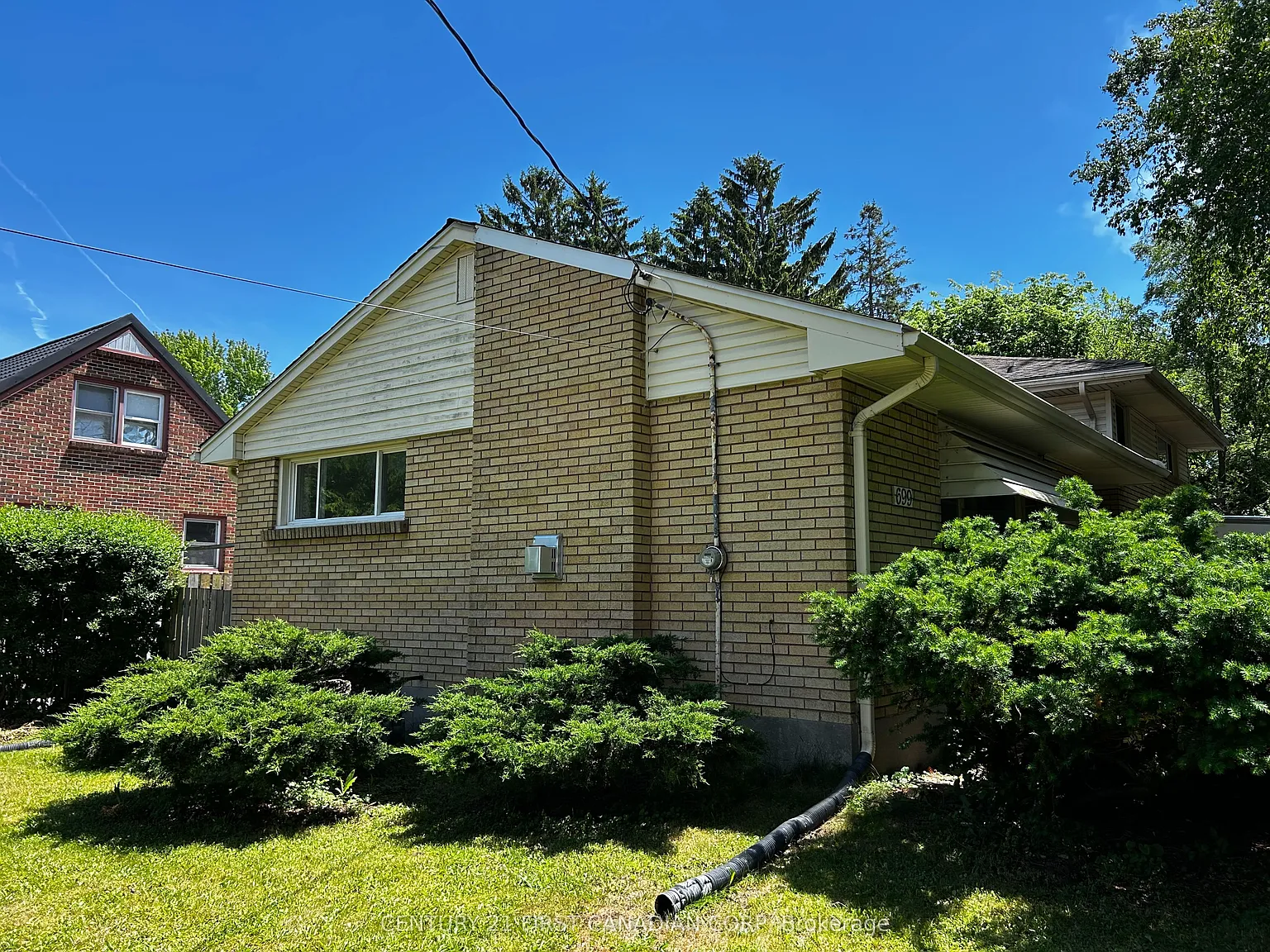 4 bed, $2,300 — Photo 4