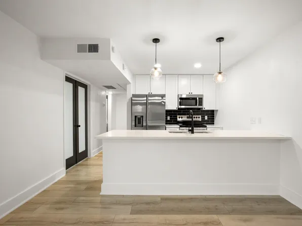 909 Reinli St APT 103, Austin, TX 78751