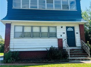 3697 Menlo Rd, Shaker Heights, OH 44120