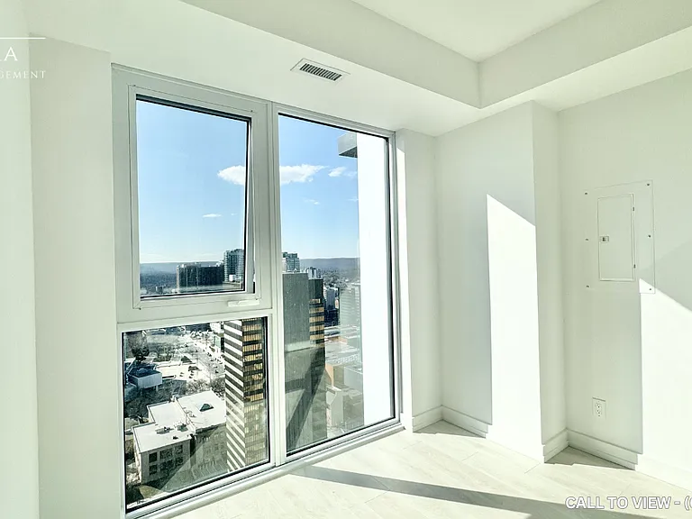 75 James St S #2815 — Photo 5