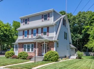 53 Billings St, Lowell, MA 01850