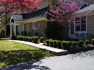 1923 Firethorn Ln, Villanova, PA 19085