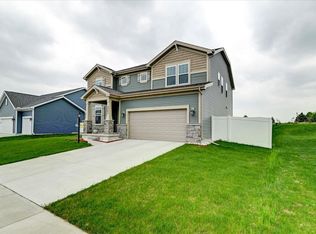 2583 Dogwood Ln, Sun Prairie, WI 53590