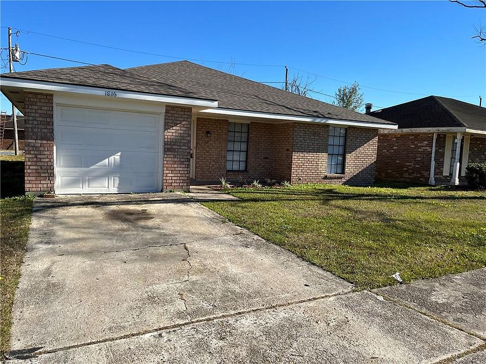 1st image of 1816 Williamsburg Dr