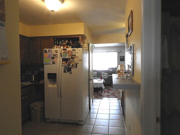 5th image of 11 King Arthur Ct APT 13