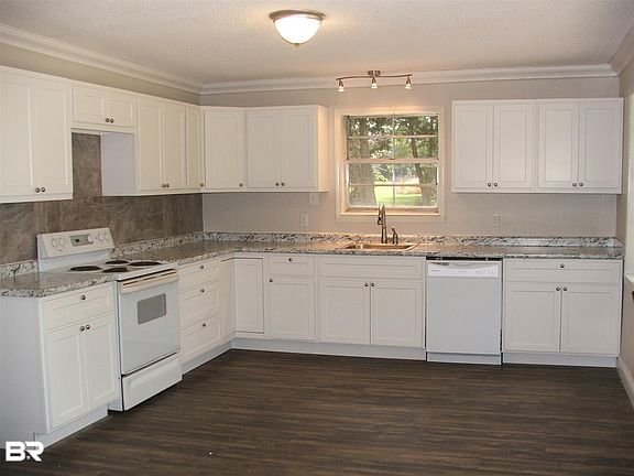4th image of 5733 Heritage Dr