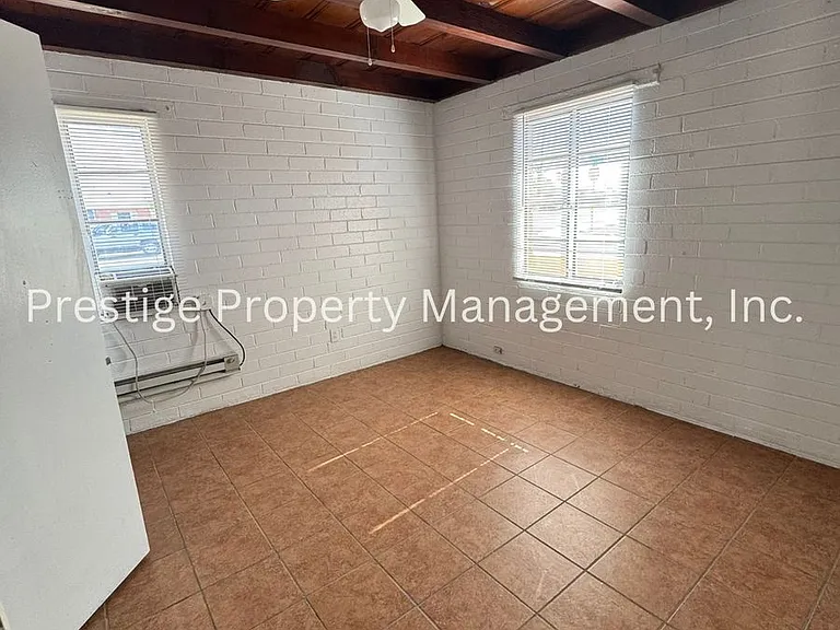 2201 E Grant Rd #19 — Photo 6
