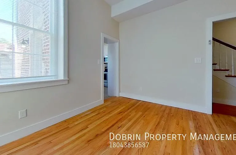 316 W Marshall St — Photo 3