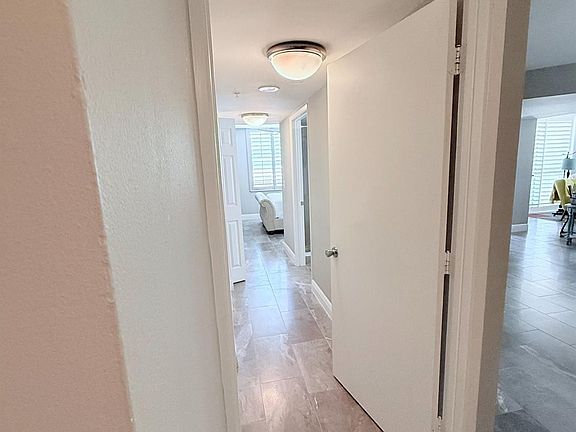 3rd image of 520 SE 5th Avenue #1211