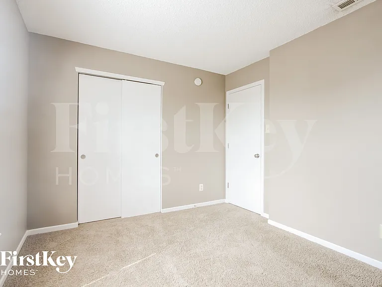 7912 Puckett Ln — Photo 11