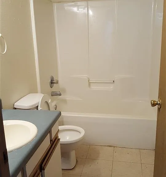 1112 Wayne Ave #B — Photo 4
