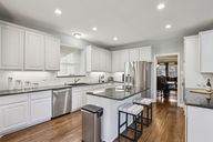Longview Dr-S0210-017.jpg