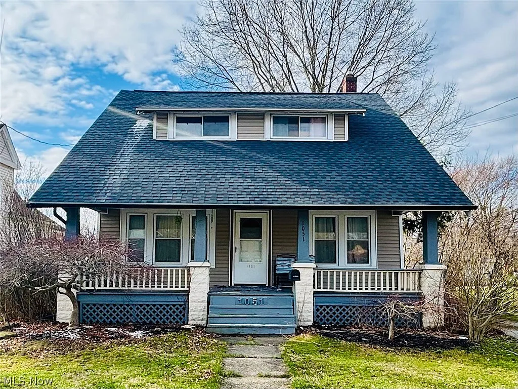 1051 W Main St photo 1