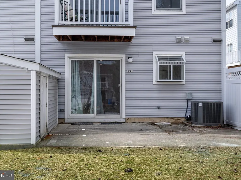 191 Jonathan Dayton Ct — Photo 21