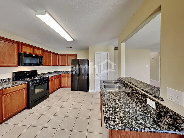 9415 White Diamond Ln — Photo 3