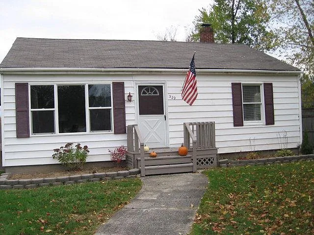 329 Morrowfield Ave photo 1