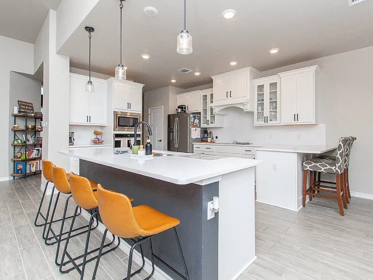 1756 Meadow Crest Dr — Photo 6