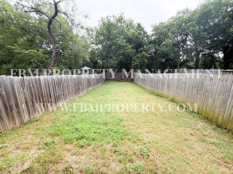 472 Pecan Hollow St — Photo 21