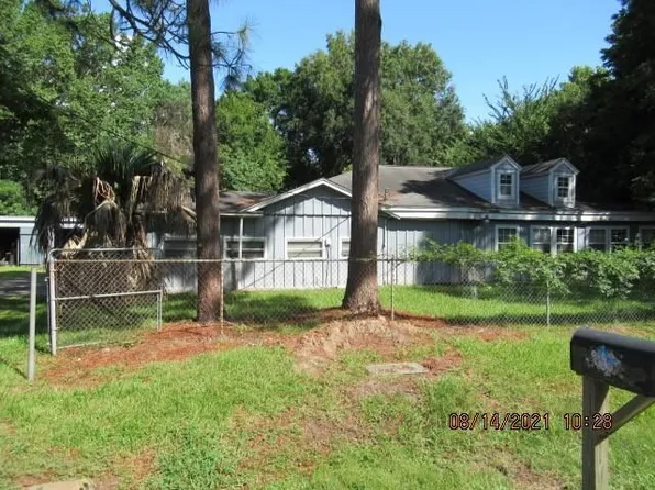 326 Texas Ave, Bacliff, TX 77518