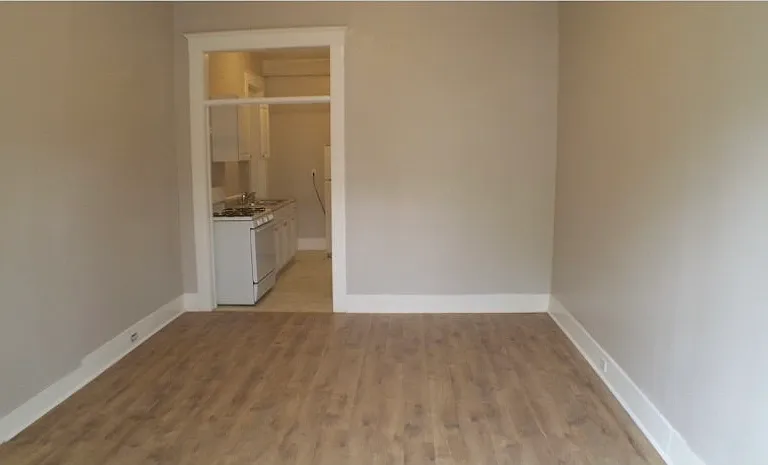 1138 W Ashby Pl #1 — Photo 1