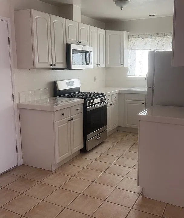 605 Flora Dr
