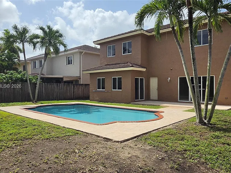 15743 SW 145th Ter — Photo 31