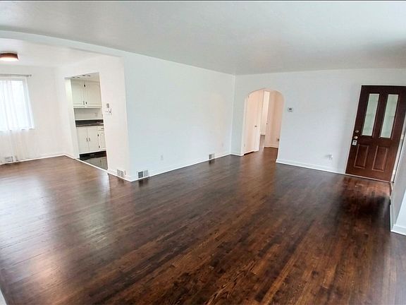 4th image of 5054 Brownsville Rd