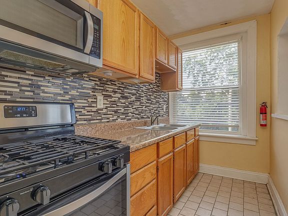 3rd image of 9335 Buckman Ave APT B10