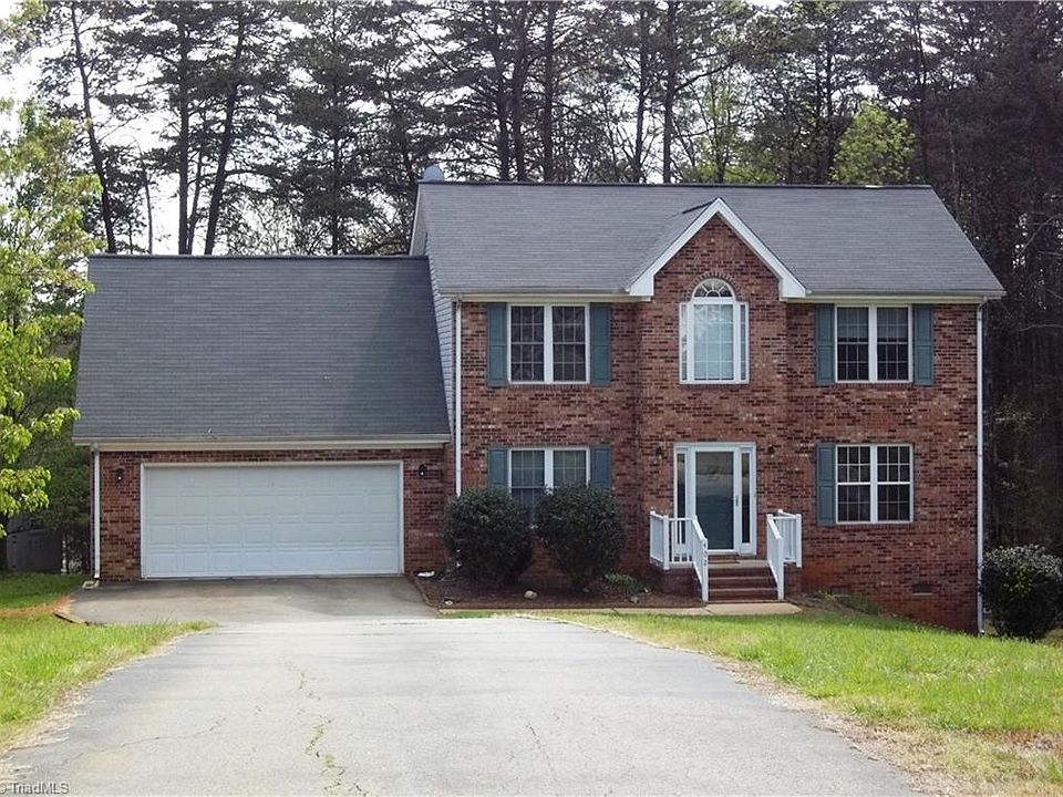 1st image of 402 Ashton Cir