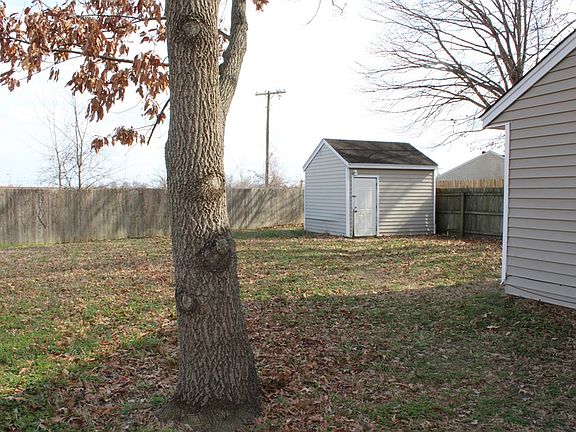 2nd image of 38 Ridgeway Cv