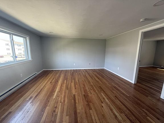 5th image of 343 Snell St