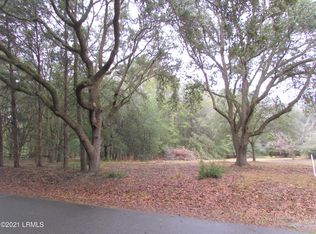 17 Bajala Dr E, Beaufort, SC 29907