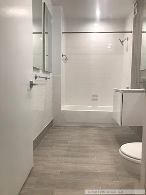 Rented by LL Real Estate Services | media 18