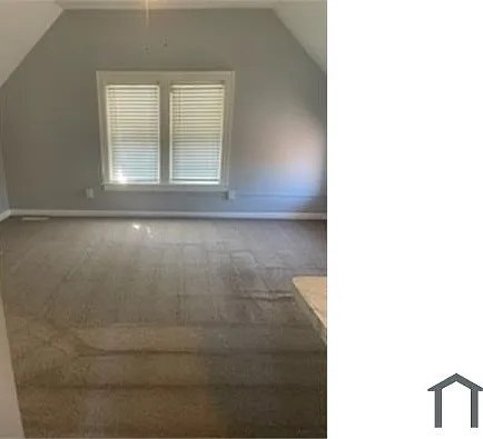 543 Columbia St #UPSTAIR — Photo 2