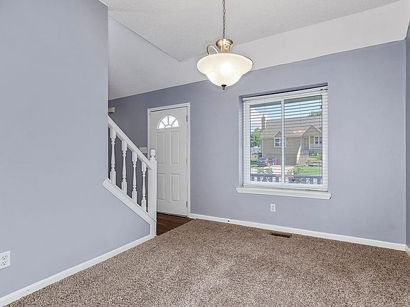 4th image of 1878 Gates Dr W